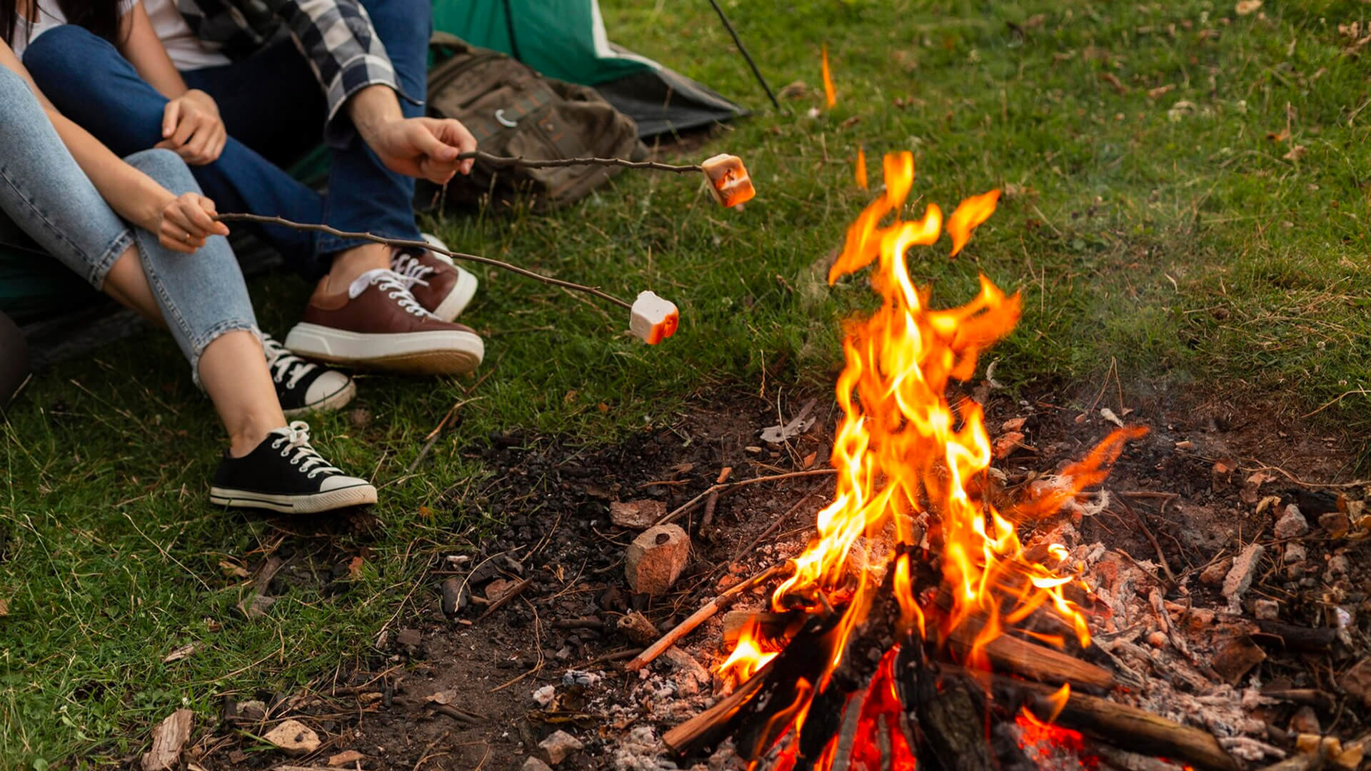 How to Build a Campfire in 5 Easy Steps